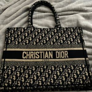 Christian dior purse authentic!